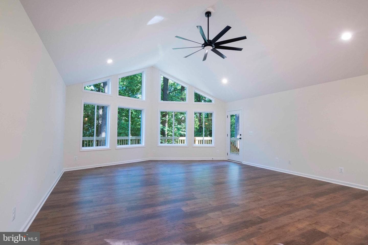 4421 Blue Mountain photo 15