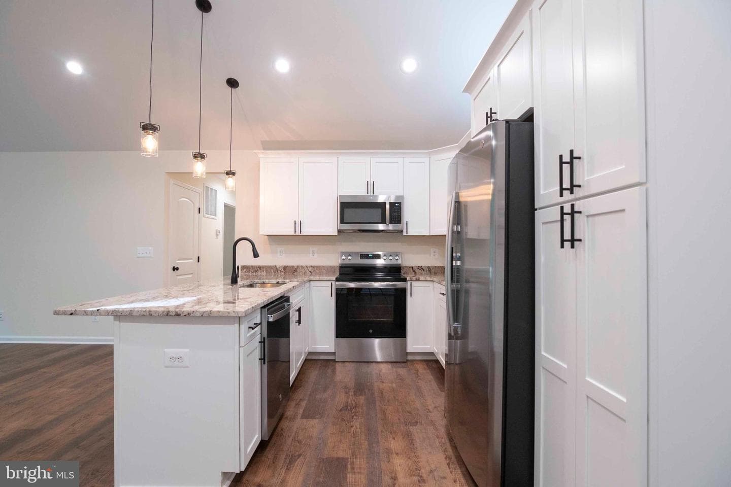4421 Blue Mountain photo 17