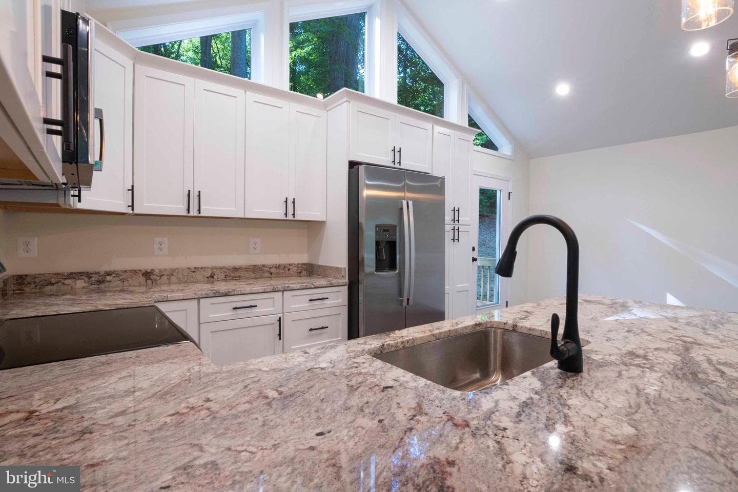 4421 Blue Mountain photo 23