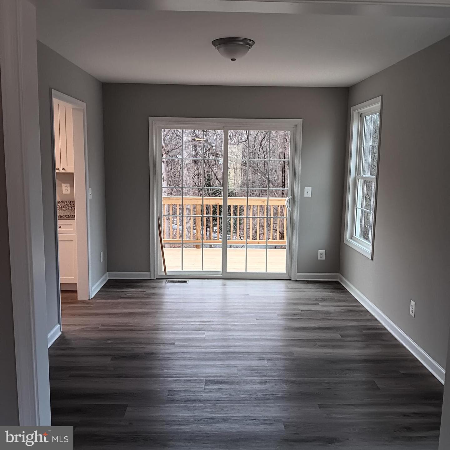 125 Apple Way photo 12