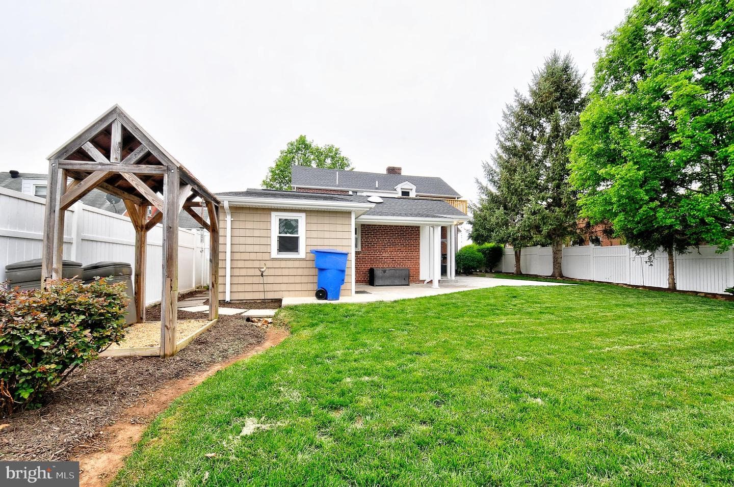 535 Washington Avenue photo 40
