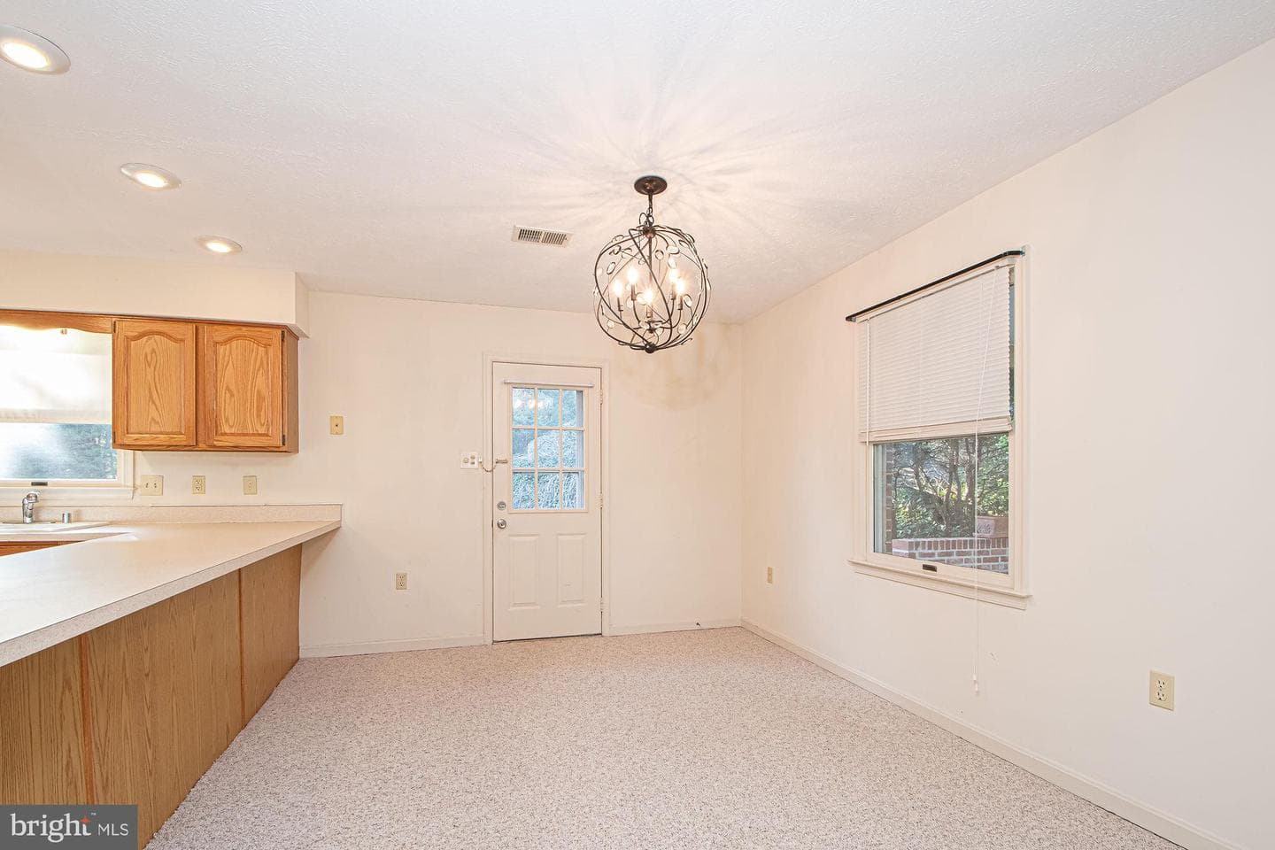 607 Mount View Street photo 13