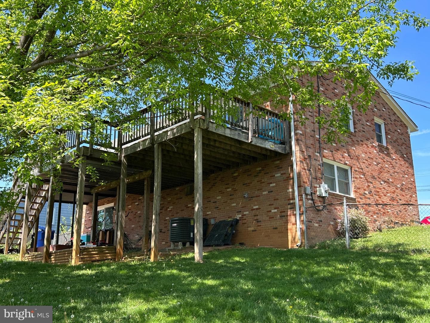1043 Wine Street photo 7