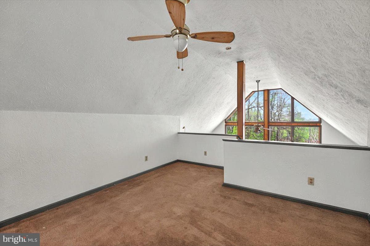 253 Tomahawk Way photo 9