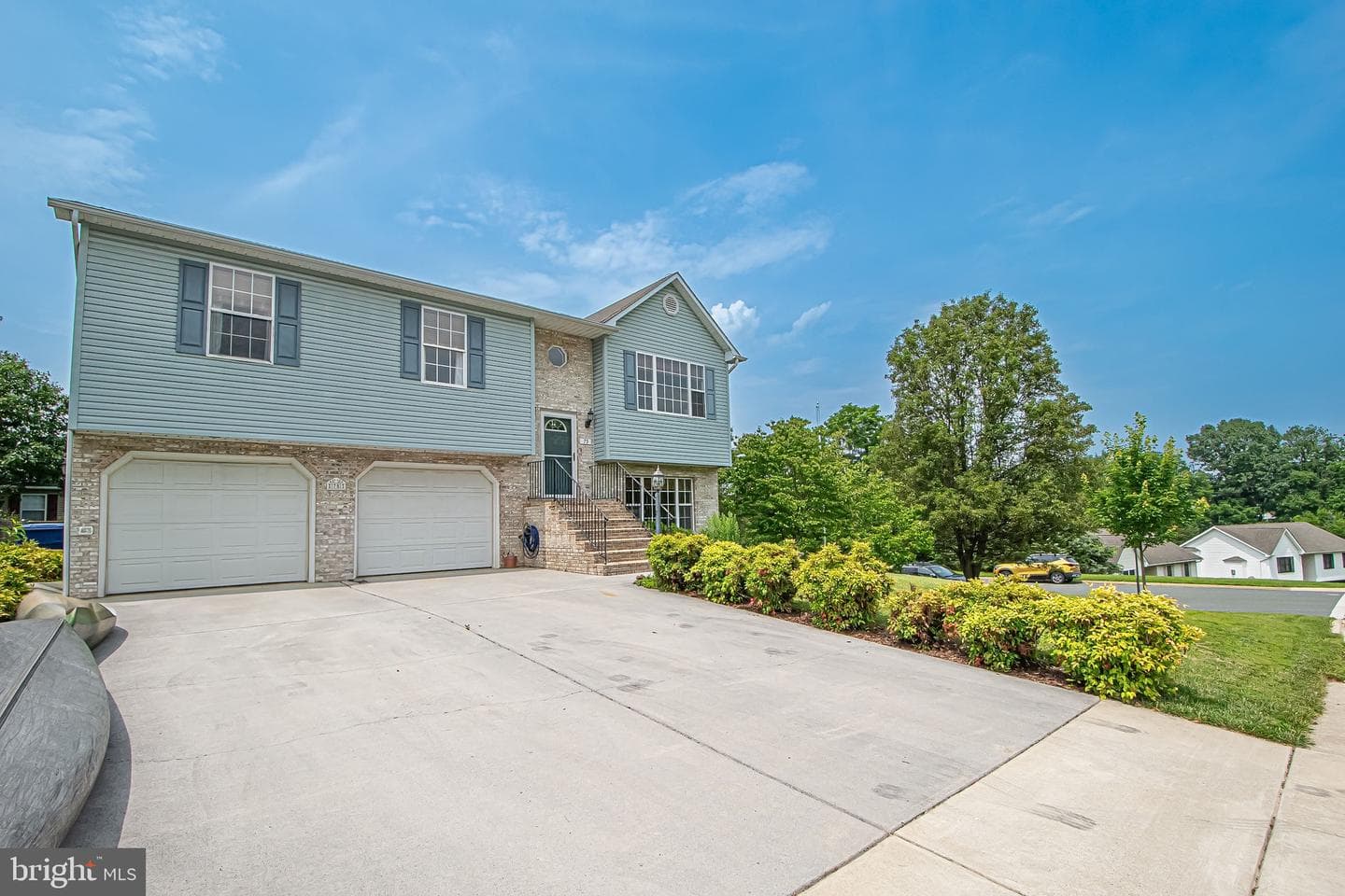 75 Westminster Drive photo 47