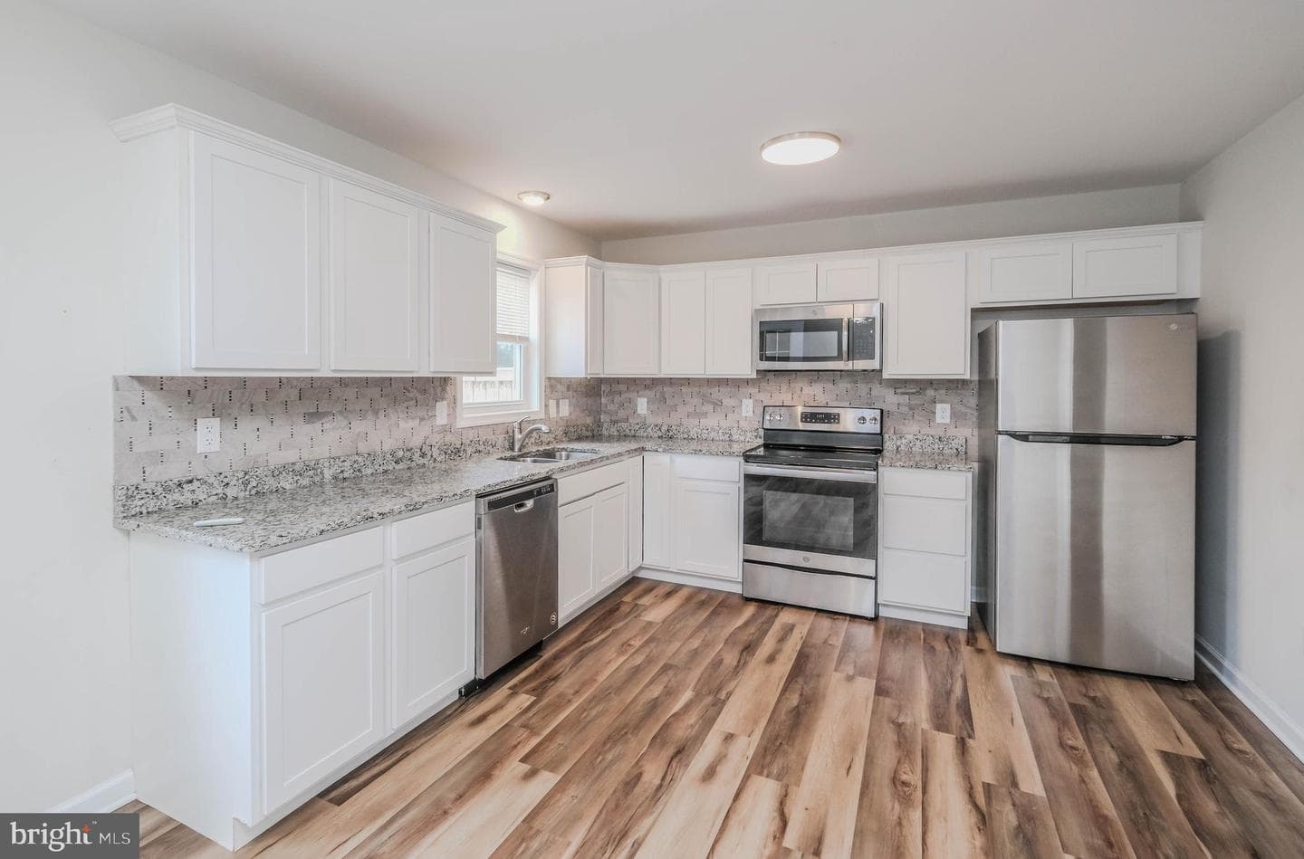139 Steele Avenue photo 8