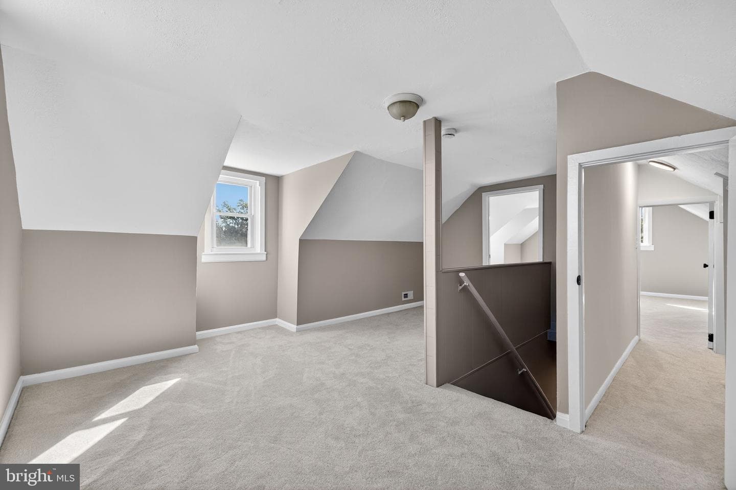 839 William Street photo 14