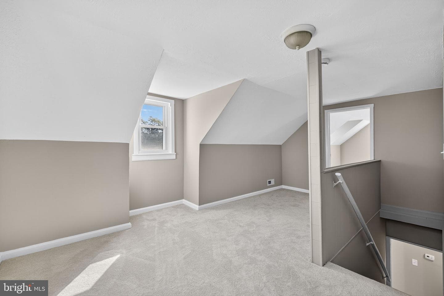 839 William Street photo 22