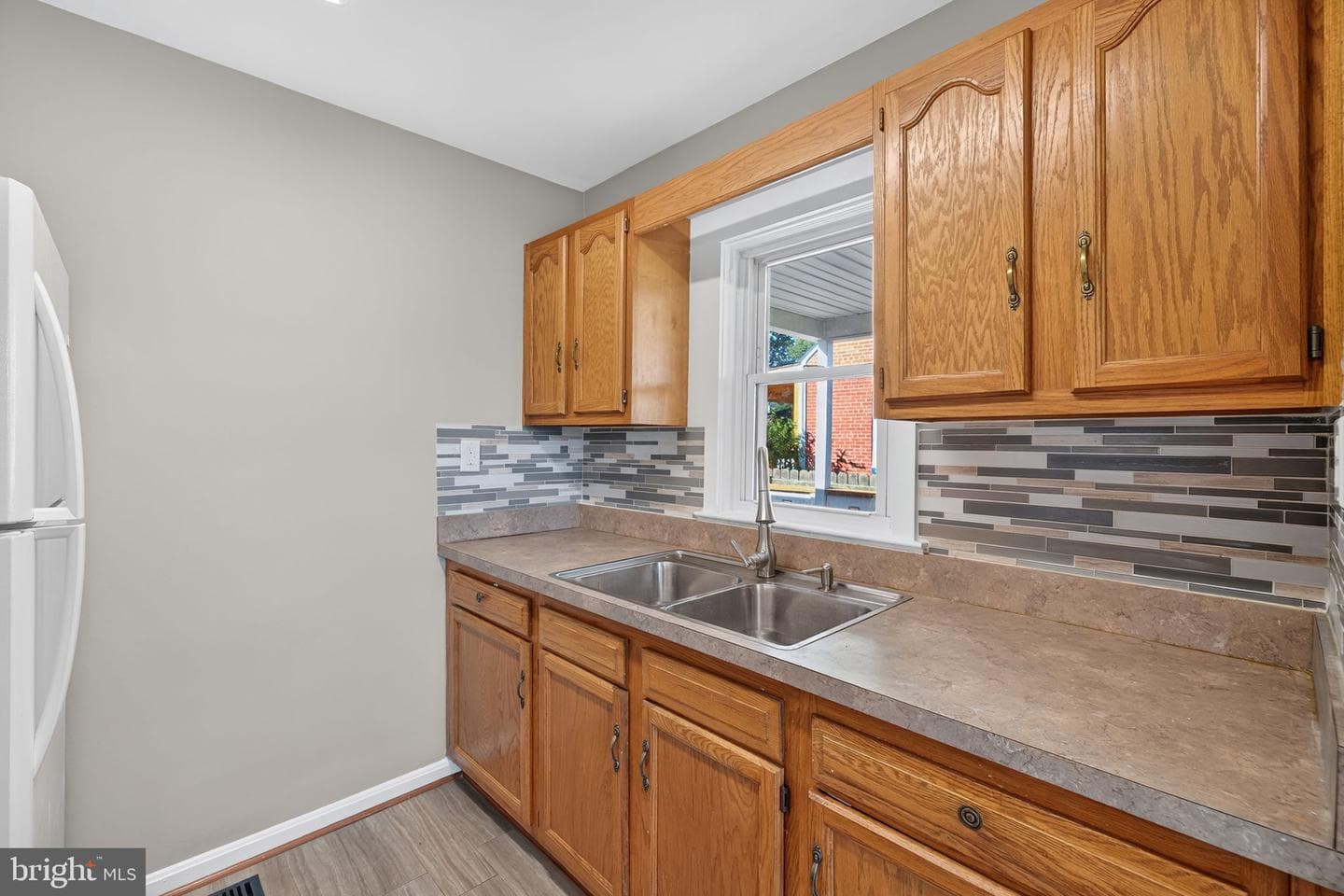 839 William Street photo 34