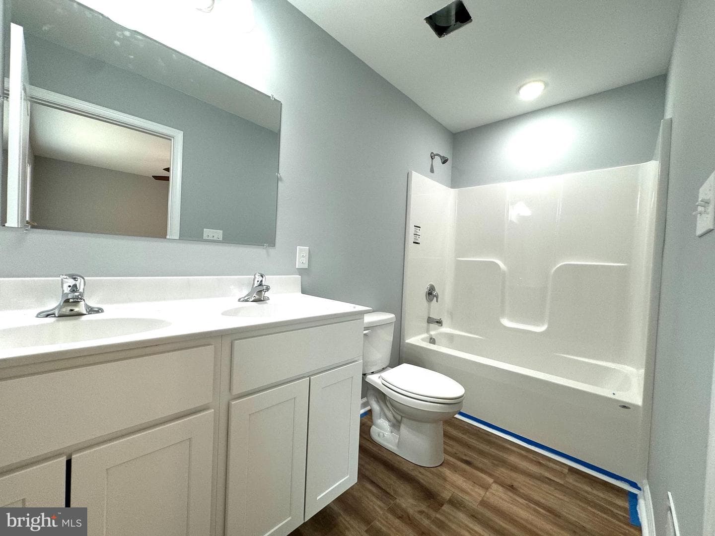 676 Western photo 9