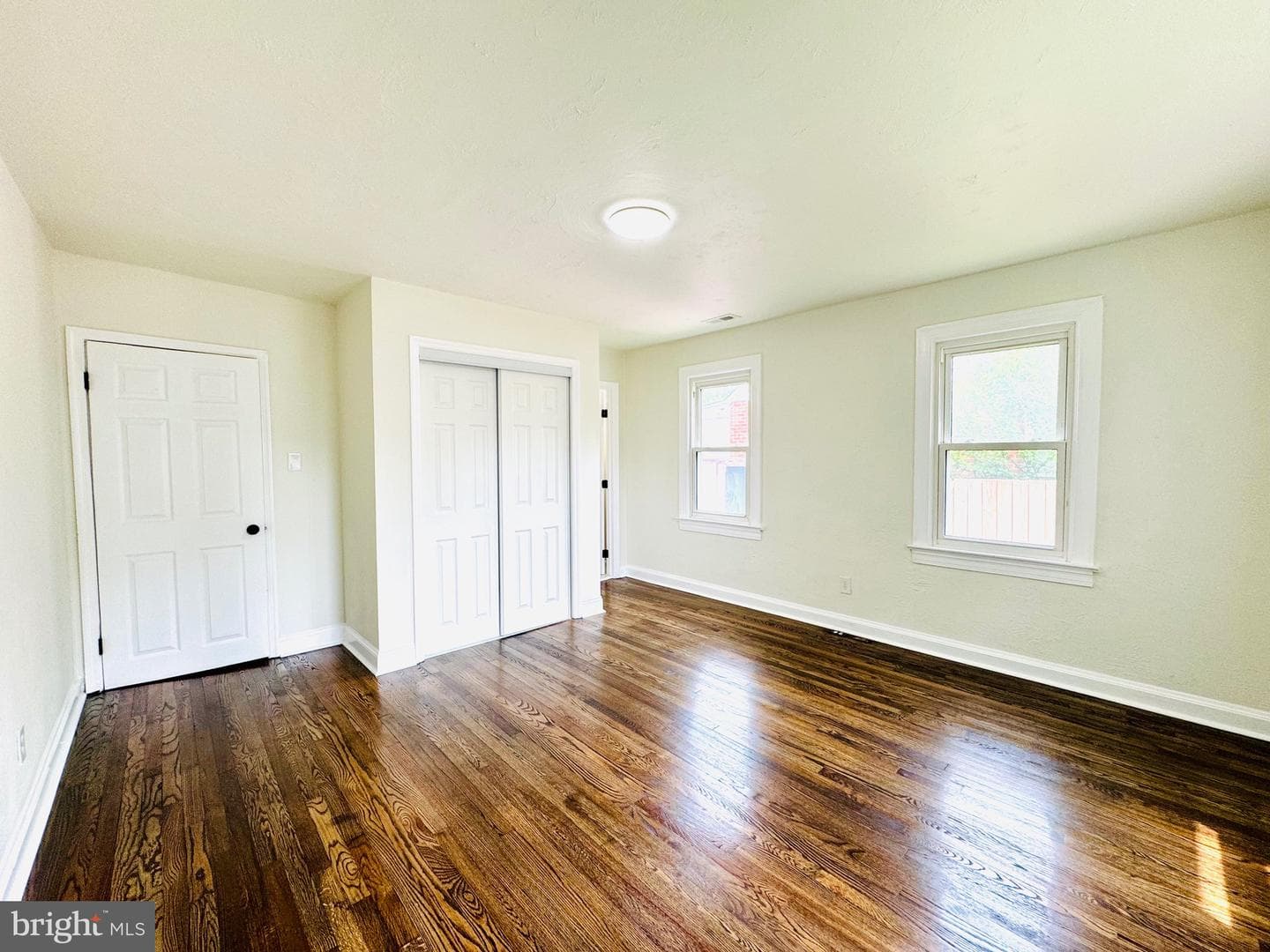 310 Frazer Place photo 6