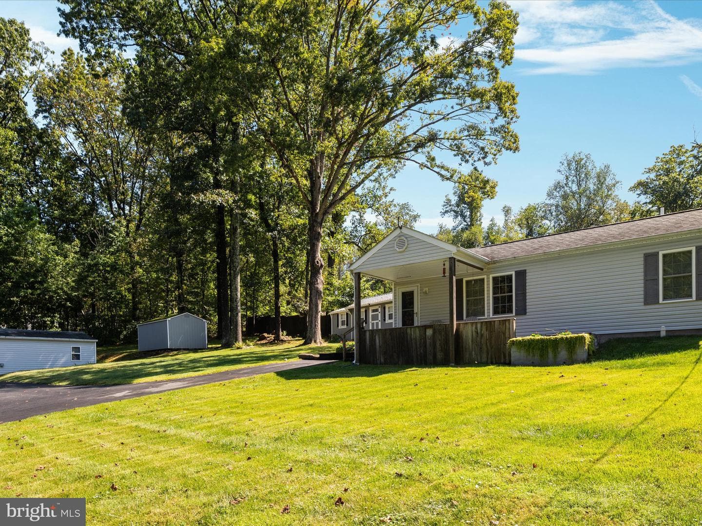 155 Forest Road photo 31