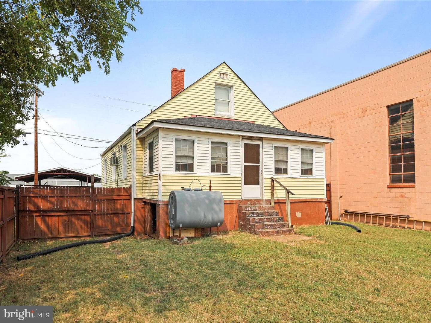 215 E 5th Street photo 36