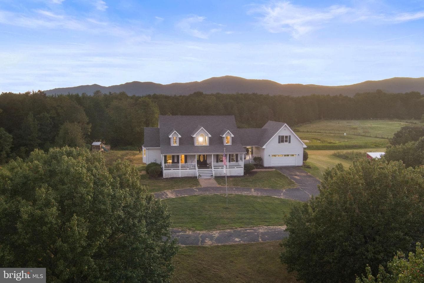 414 Simons Way photo 13