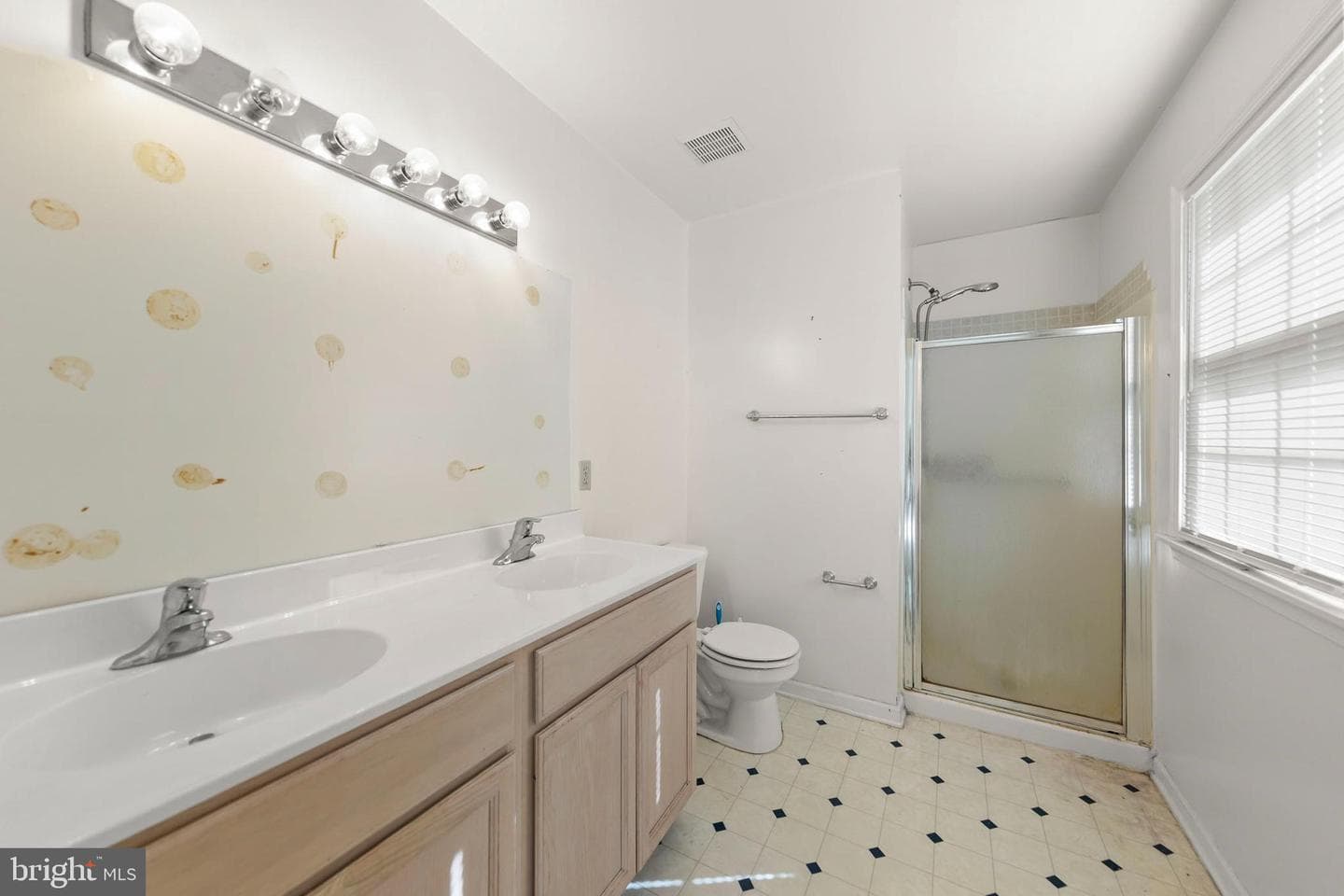 1422 Canterbury Road photo 26