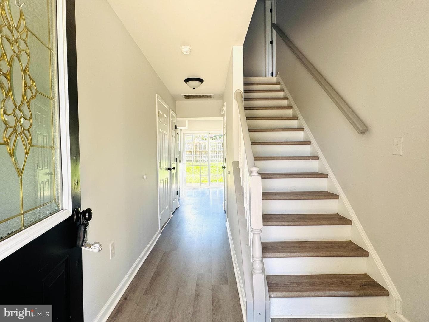 166 Kerfoot Avenue photo 4