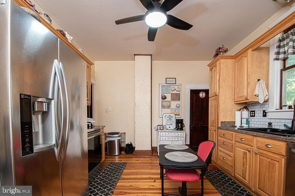 214 Lee Street photo 13