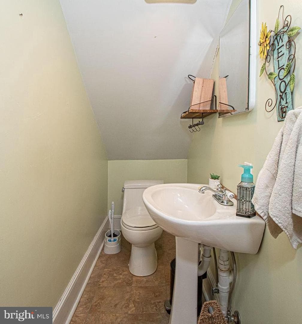 214 Lee Street photo 15