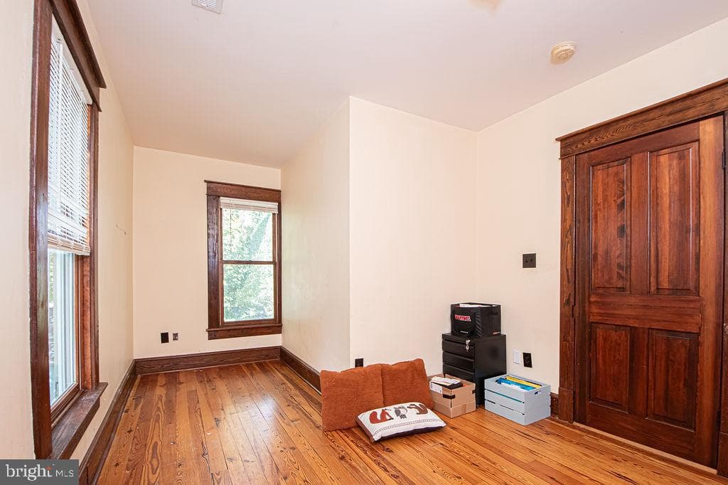 214 Lee Street photo 29