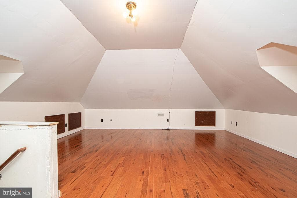 214 Lee Street photo 37