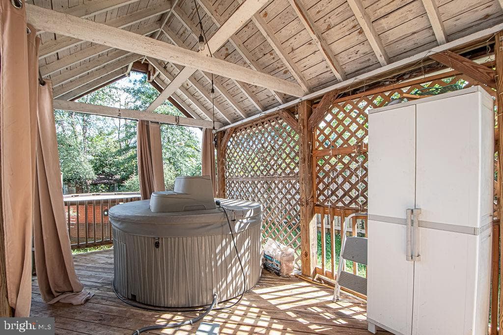 214 Lee Street photo 45