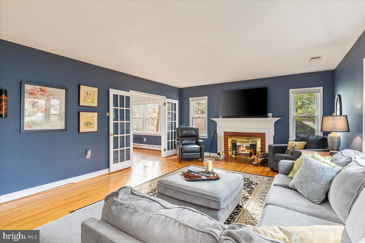 605 Happy Creek Road photo 4