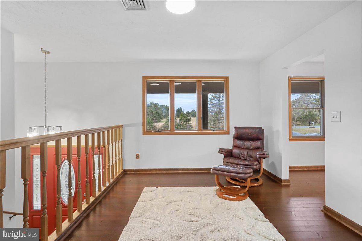 1716 Ridgeway Road photo 2