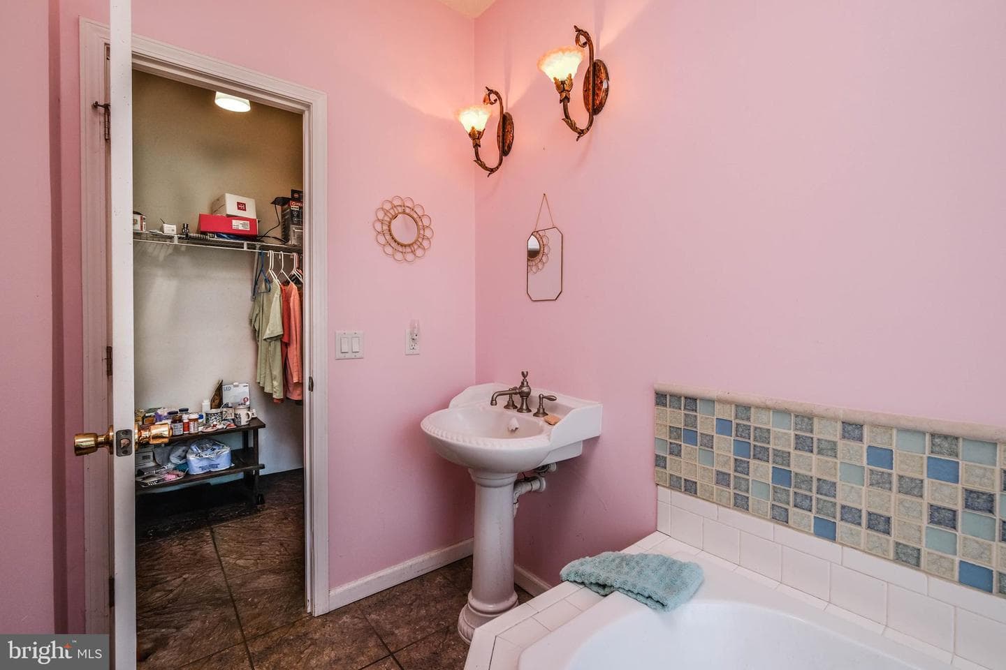 1195 Shangri La Road photo 30