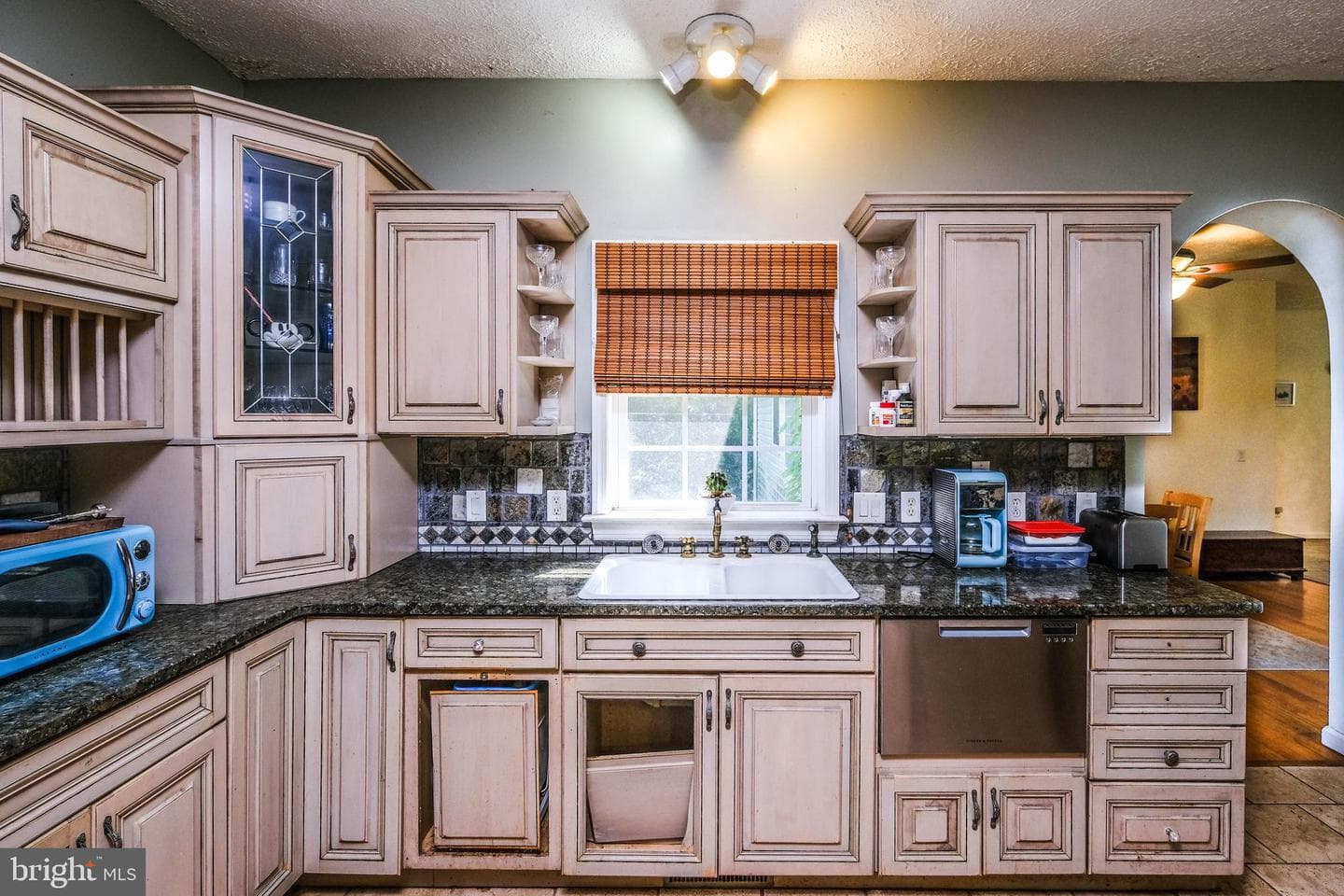 1195 Shangri La Road photo 38