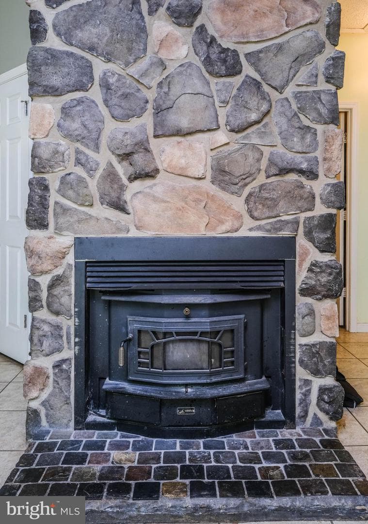 1195 Shangri La Road photo 46