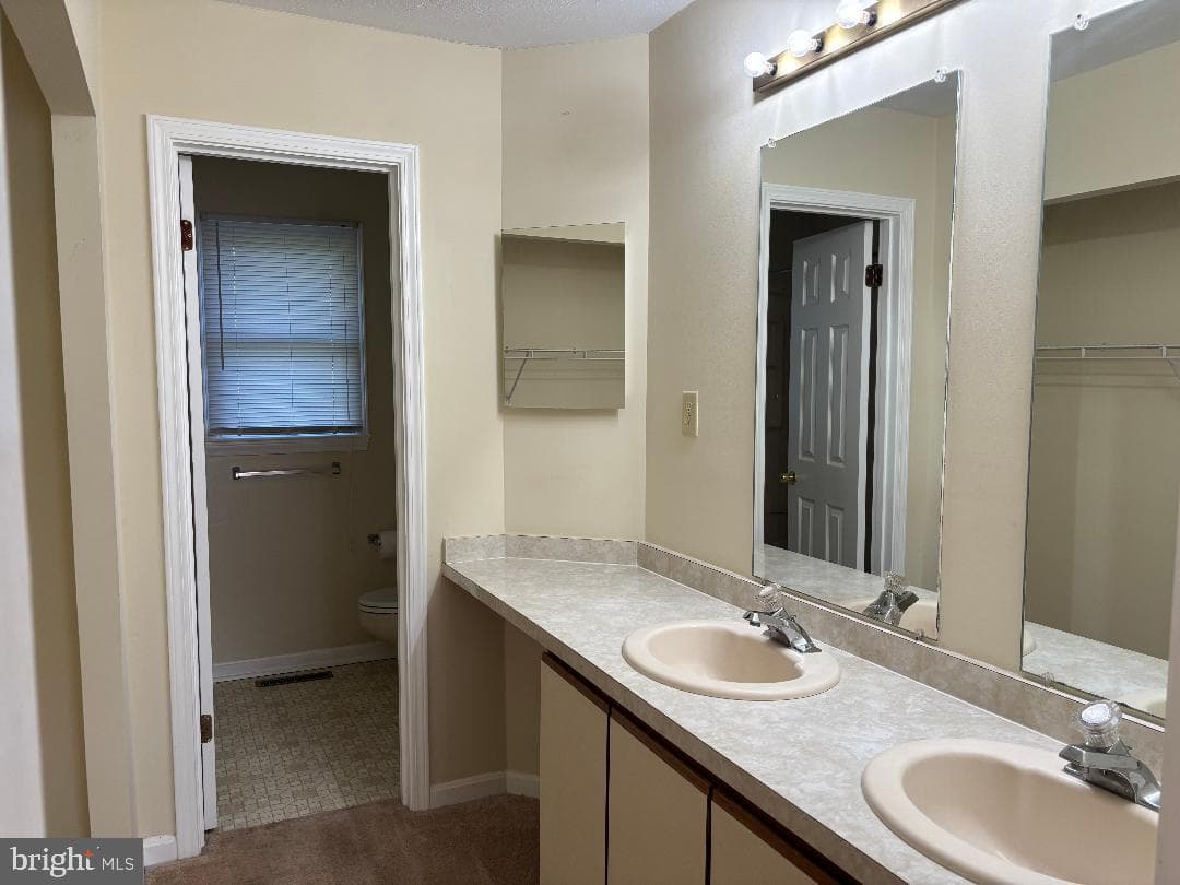 36 Ashlawn Court photo 12