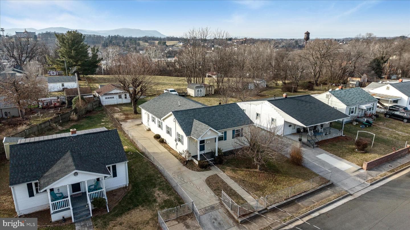 412 Belair Avenue photo 38