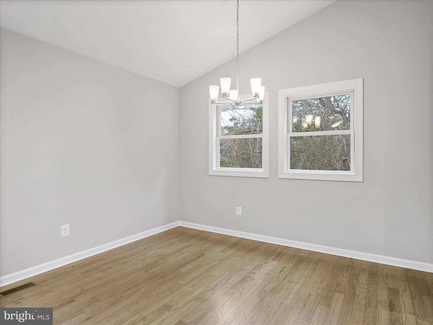 75 Southern Drive photo 9