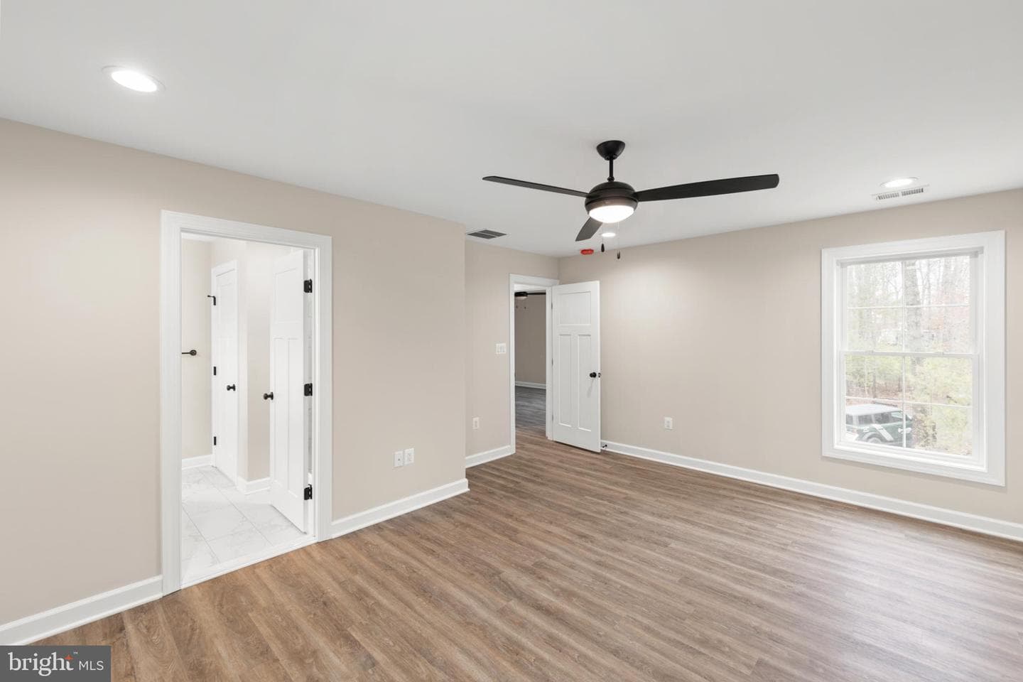 220 Lakeland Circle photo 29