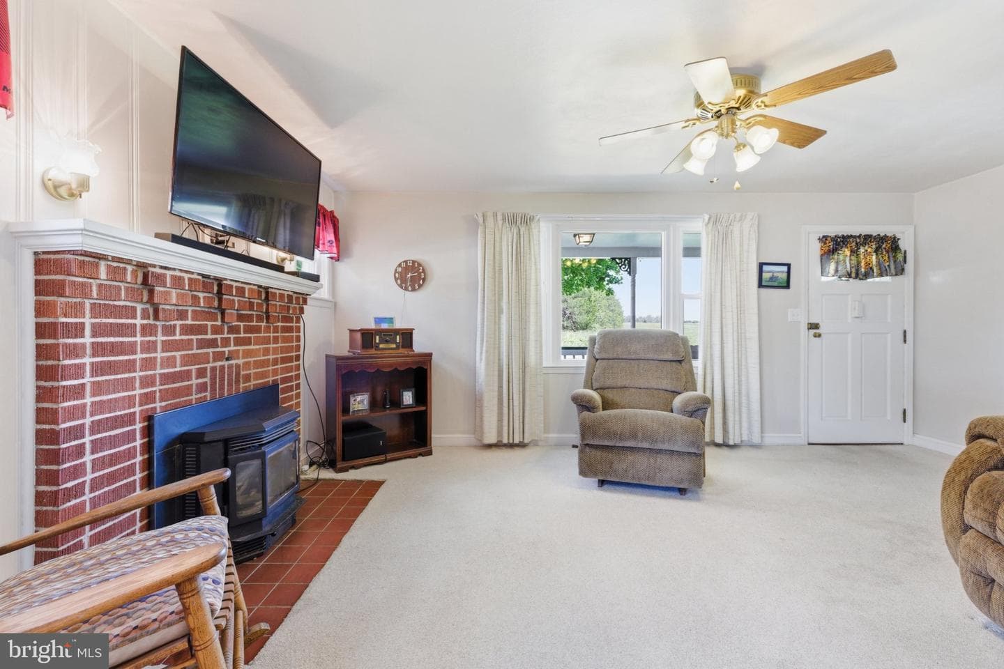 153 Totten Lane photo 4