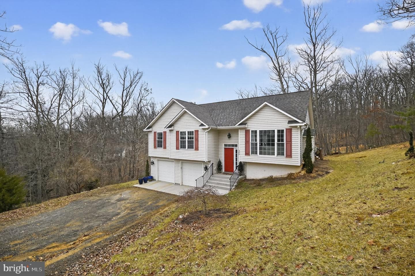 365 Vesey Drive photo 2