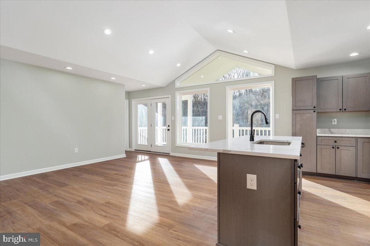 434 Old Oak Lane photo 8