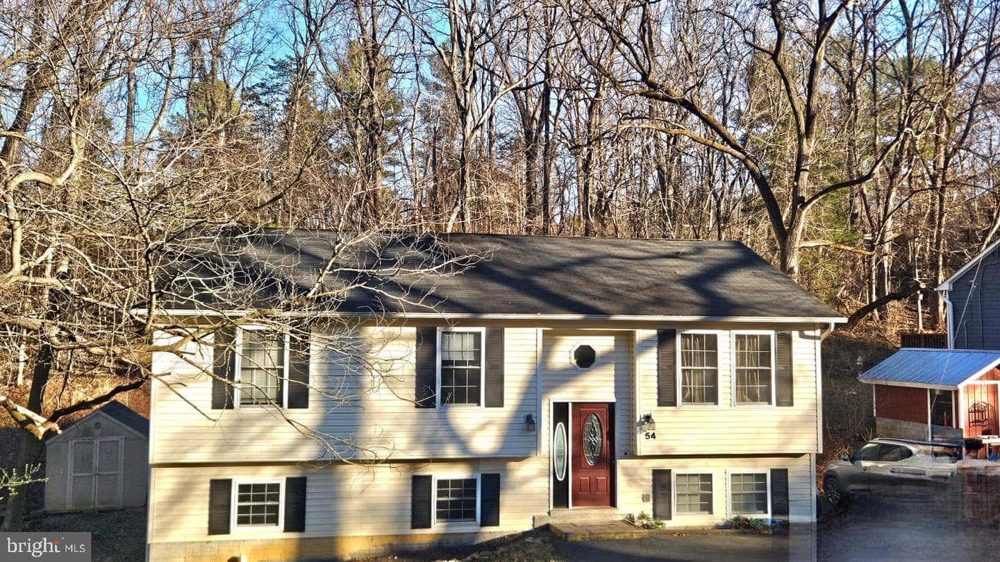 54 Magnolia Drive photo 2