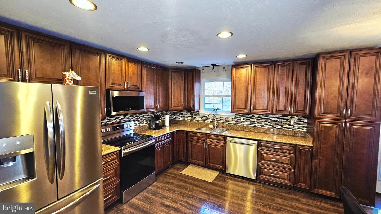 54 Magnolia Drive photo 5
