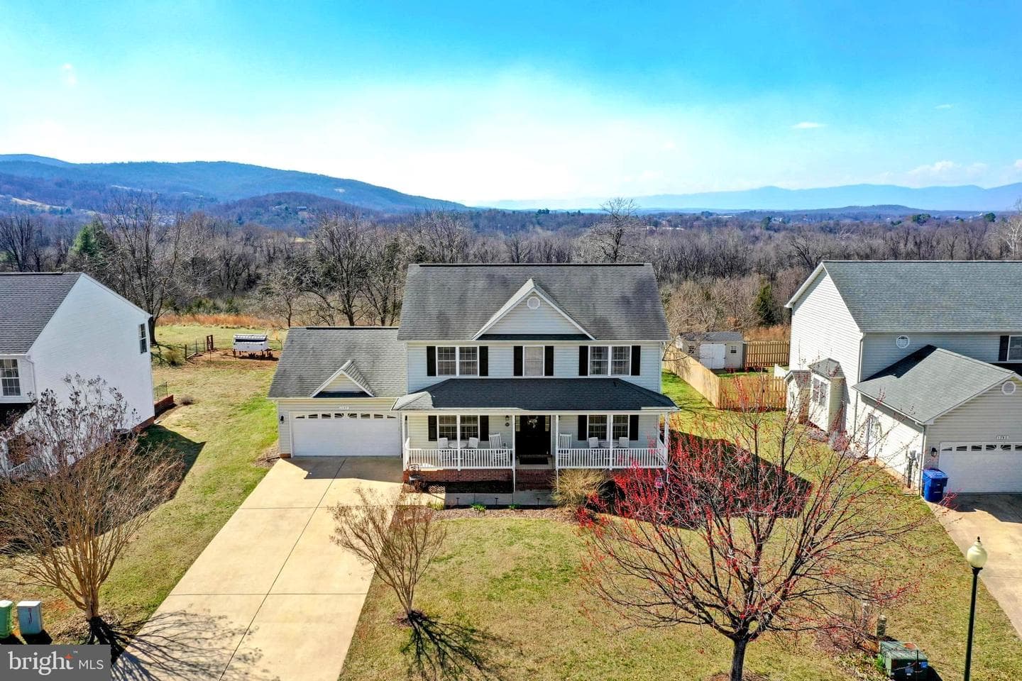1147 Happy Ridge Drive photo 2