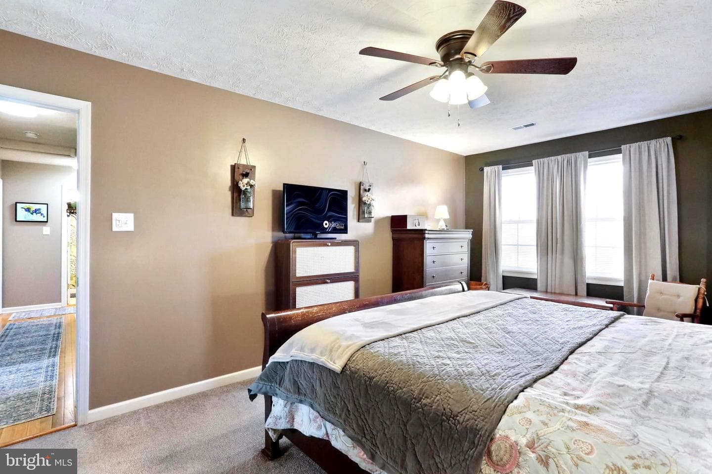 1147 Happy Ridge Drive photo 7