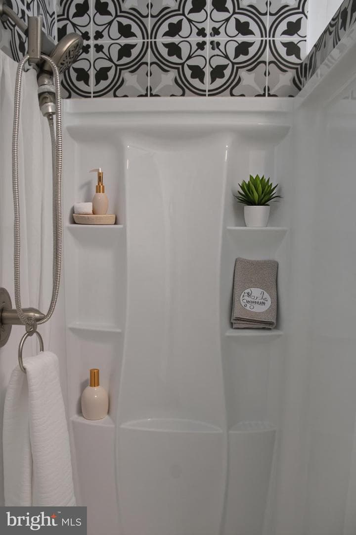 28 Henry Way photo 8
