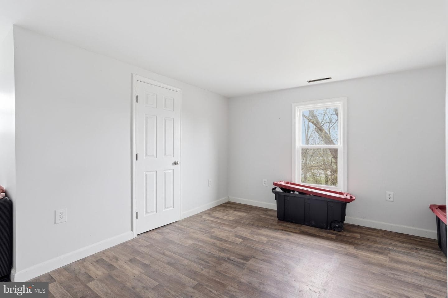 630 Midland Avenue photo 11