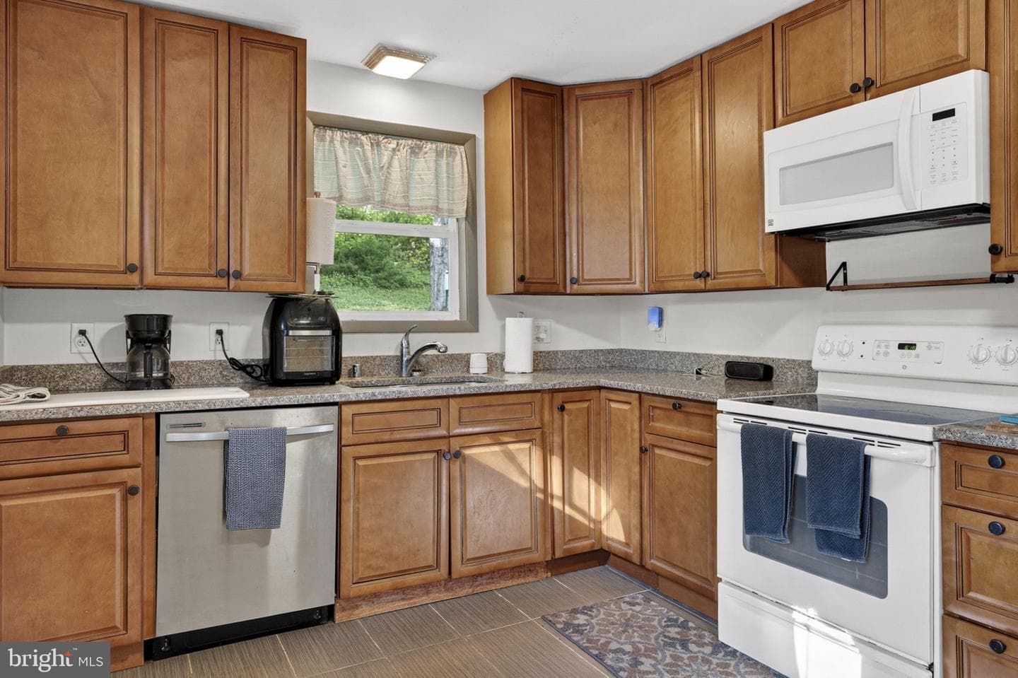 673 Creek Road photo 27