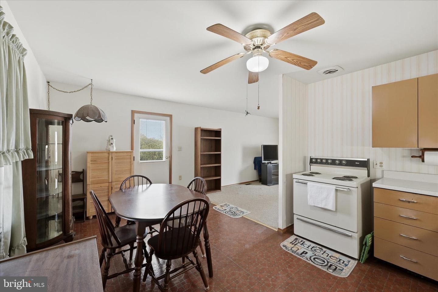 814 W 15th Street photo 4