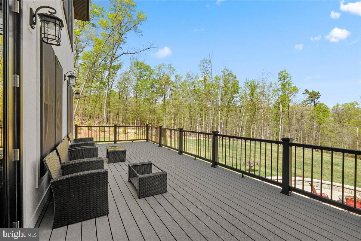138 Wooded Lane photo 28