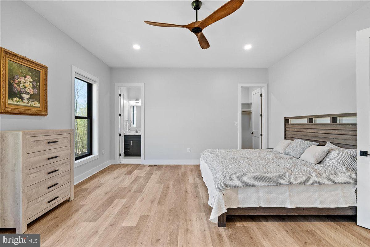 138 Wooded Lane photo 30