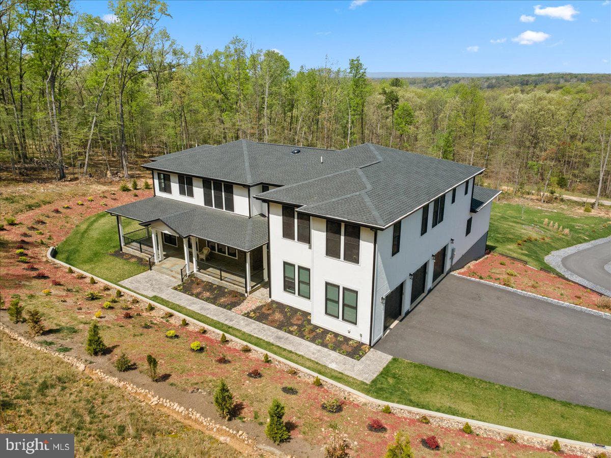138 Wooded Lane photo 96