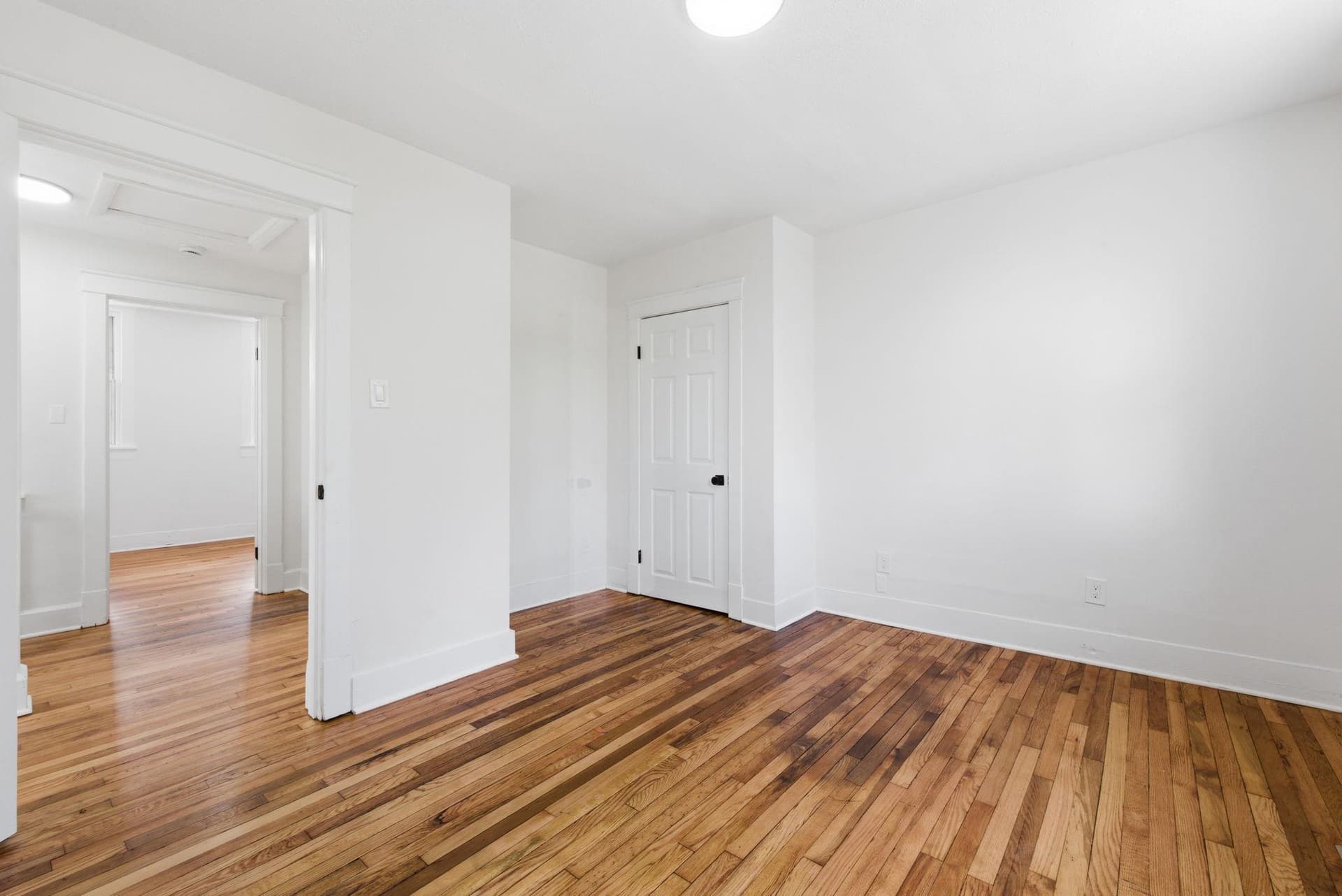 1101 N Royal Avenue N photo 23