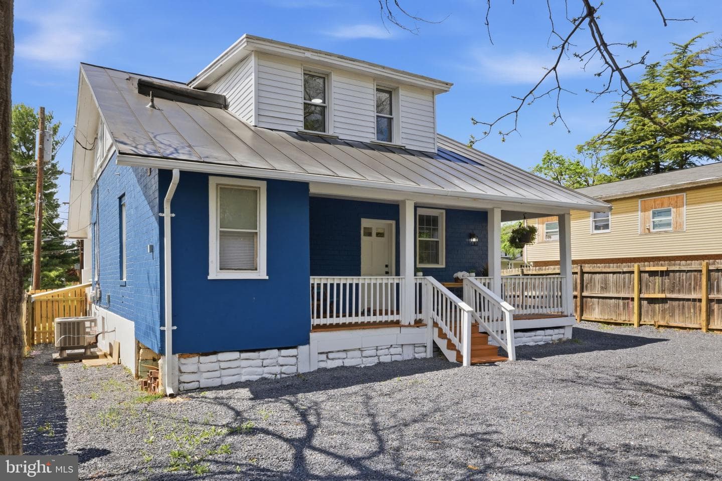 1101 N Royal Avenue N photo 33
